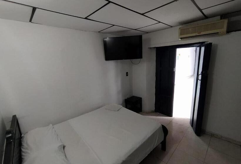 هتل Andalucía Inn