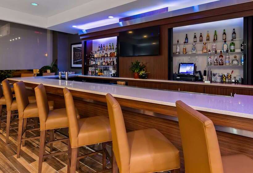 בית מלון כפרי Best Western Plus Philadelphia Convention Center