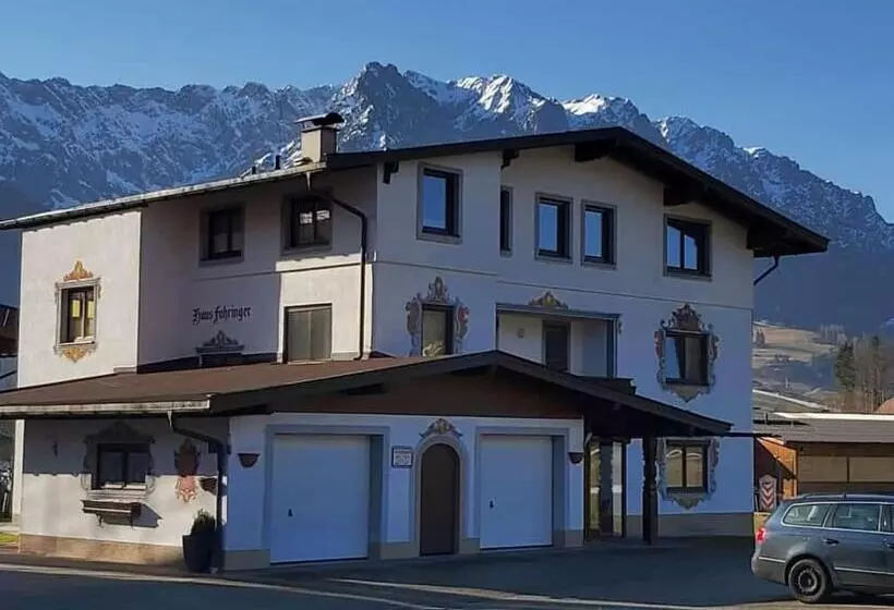 ホテル Gästehaus Fahringer