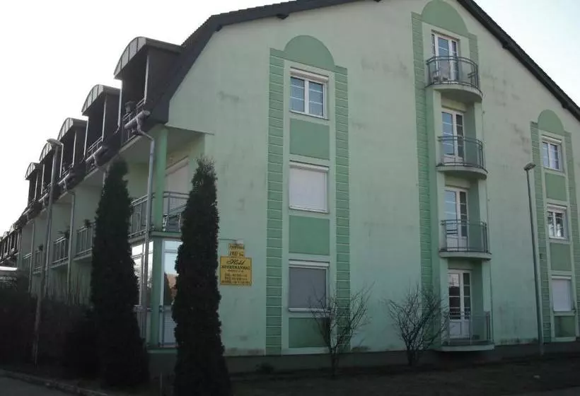 هتل Loft Apartman