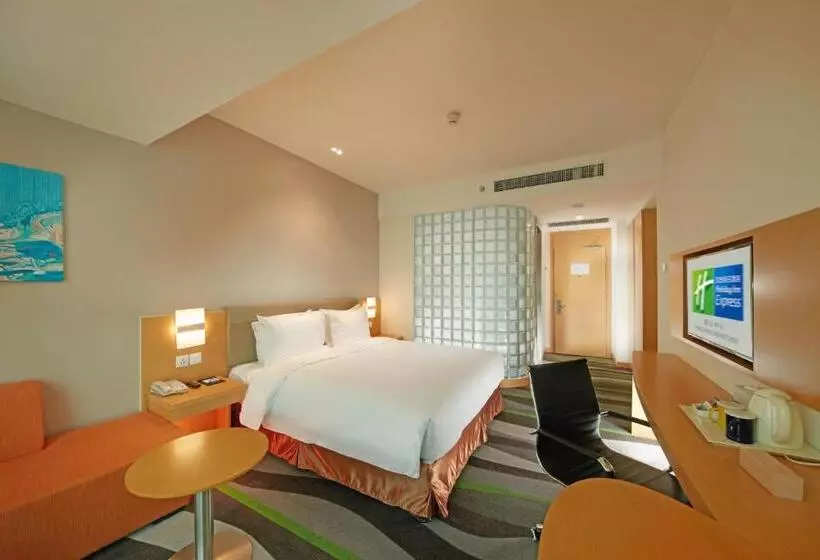 Hotelli Holiday Inn Express Tangshan Downtown, An Ihg