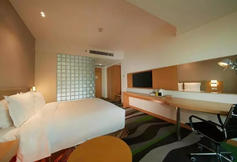 Hotelli Holiday Inn Express Tangshan Downtown, An Ihg