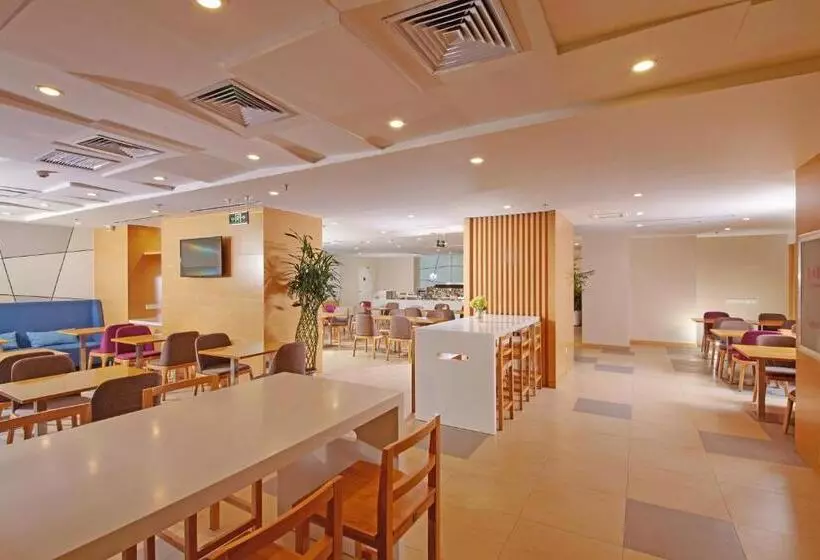 Hotelli Holiday Inn Express Tangshan Downtown, An Ihg