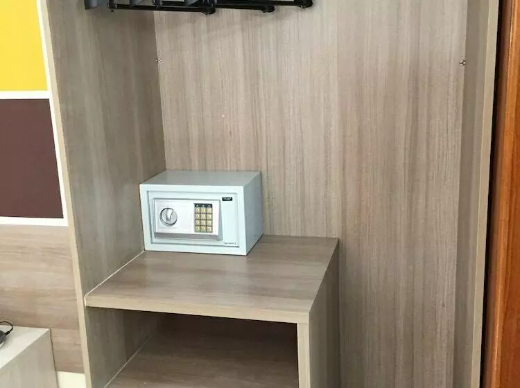 ホテル Maper Mardan