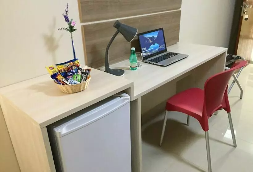 ホテル Maper Mardan