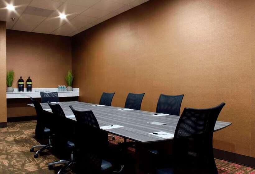 Radisson Hotel Oakland Airport