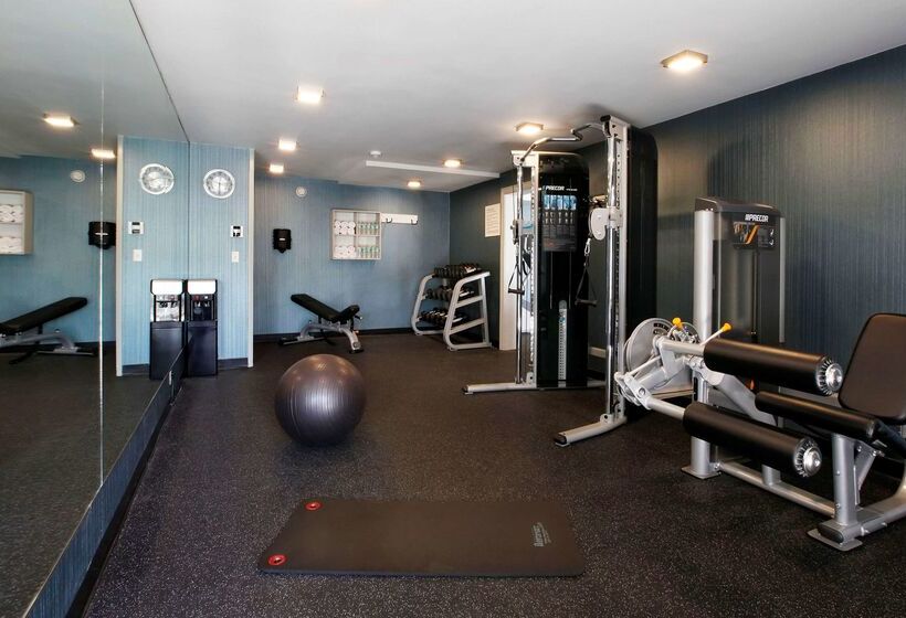 Radisson Hotel Oakland Airport