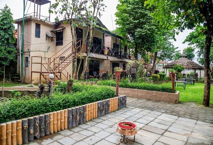 هتل Riverside With Swimming Pool