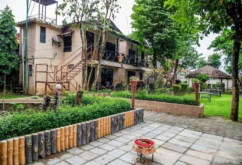 هتل Riverside With Swimming Pool