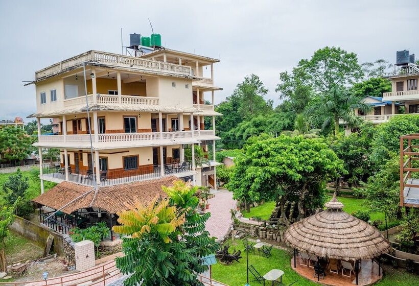 هتل Riverside With Swimming Pool