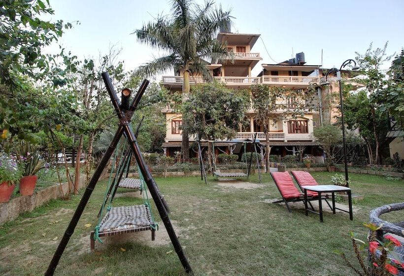 هتل Riverside With Swimming Pool