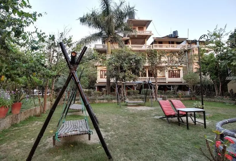 هتل Riverside With Swimming Pool