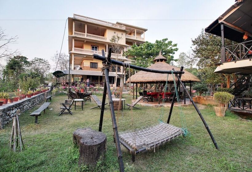 هتل Riverside With Swimming Pool