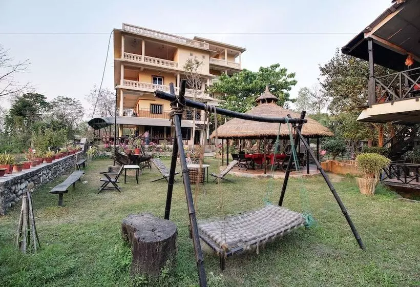 هتل Riverside With Swimming Pool