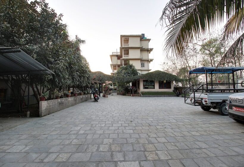 هتل Riverside With Swimming Pool