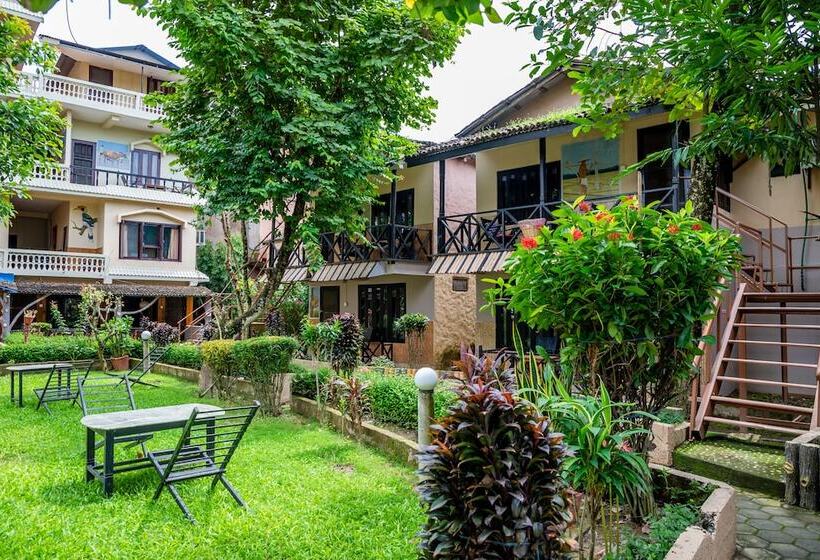 هتل Riverside With Swimming Pool