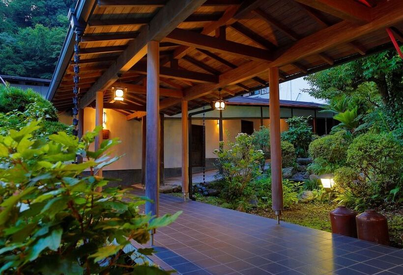 료칸 Sakahijiri Gyokushoen