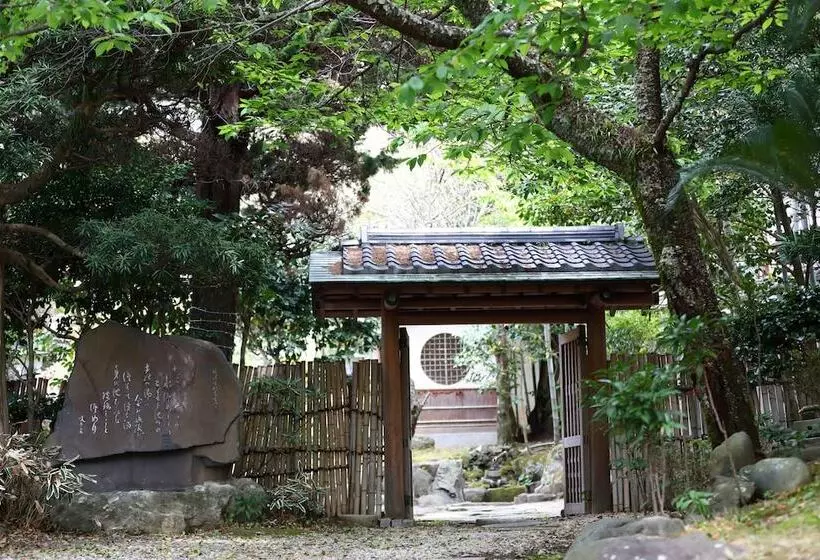 旅館 Sakahijiri Gyokushoen