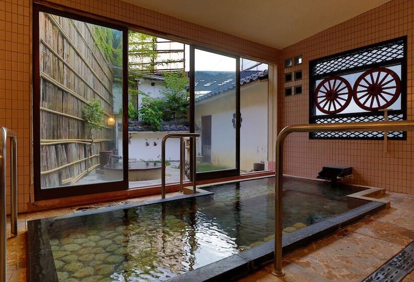 료칸 Sakahijiri Gyokushoen