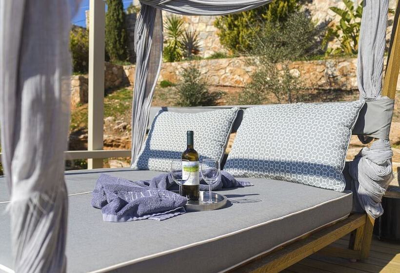 Villa Takeoff Saronida