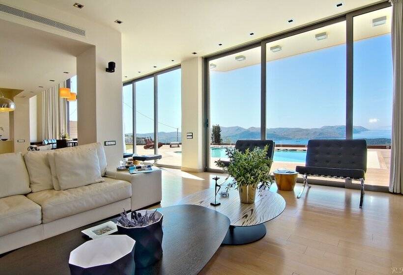 Villa Takeoff Saronida