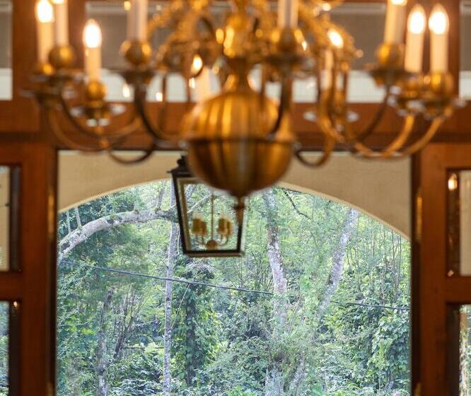 Resort Dendrobium House