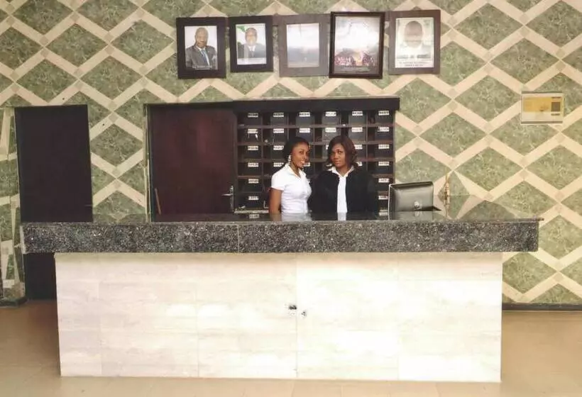 Naptin Executive Hotel And Suites