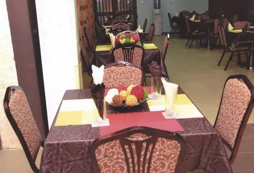 Naptin Executive Hotel And Suites