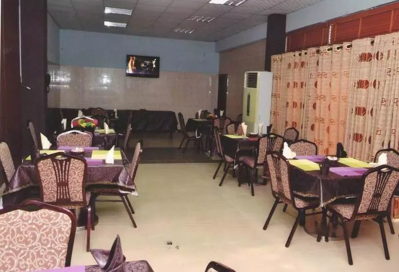 Naptin Executive Hotel And Suites