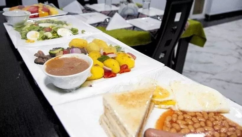 Naptin Executive Hotel And Suites