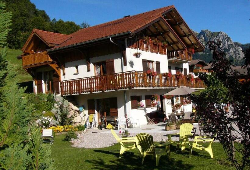 مبيت وإفطار Chalet Titlis