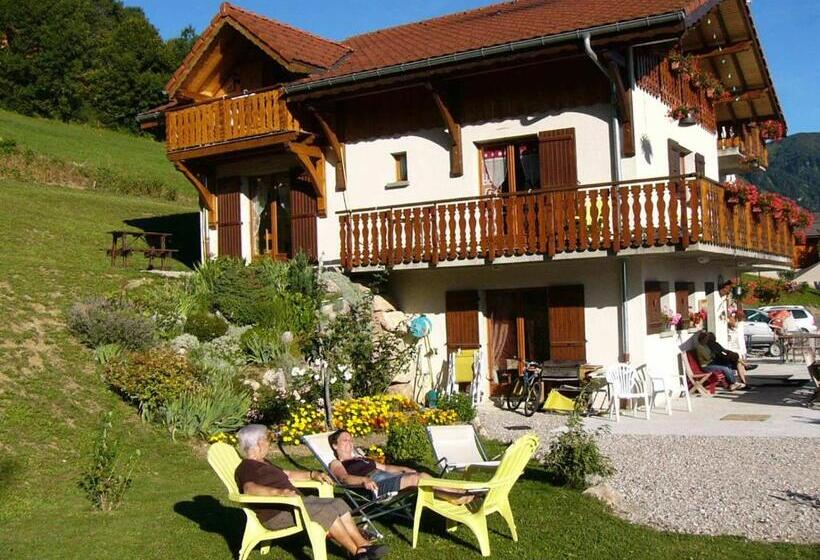 مبيت وإفطار Chalet Titlis