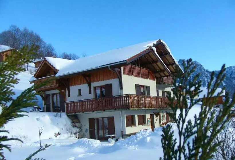 ベッドアンドブレックファースト Chalet Titlis