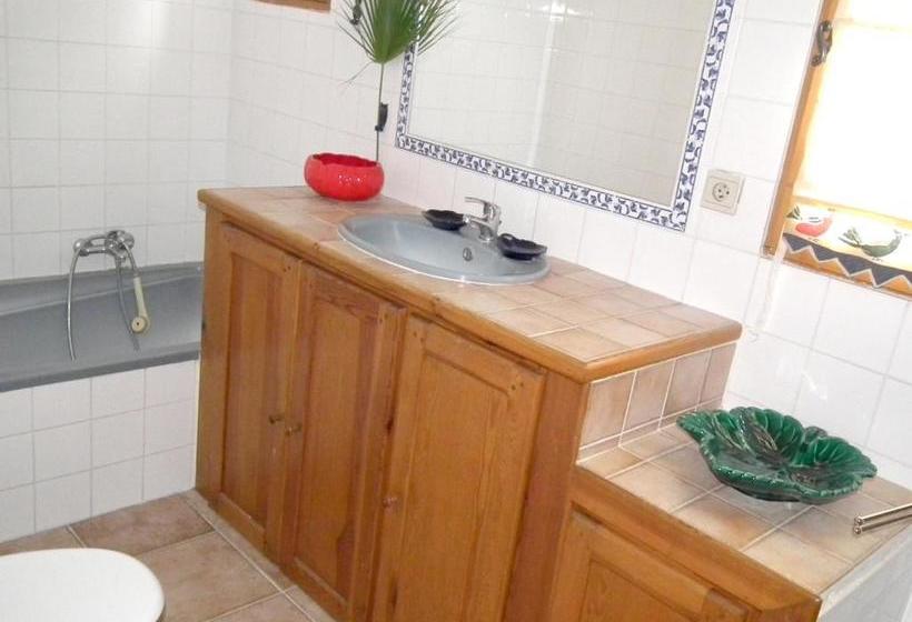 Bed and Breakfast Gite D Autheze