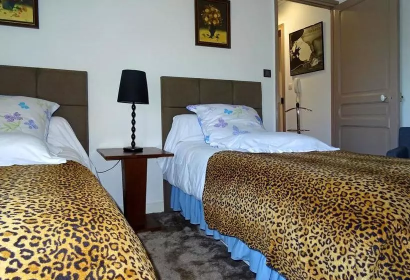 تختخواب و صبحانه Chambres Et Table D'hôtes La Belle Lensoise