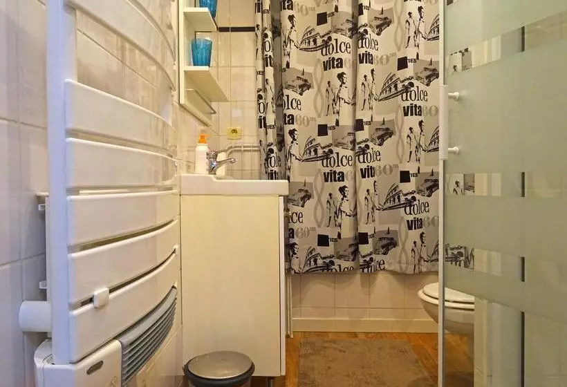 تختخواب و صبحانه Chambres Et Table D'hôtes La Belle Lensoise
