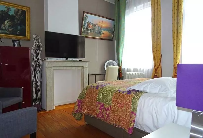 تختخواب و صبحانه Chambres Et Table D'hôtes La Belle Lensoise