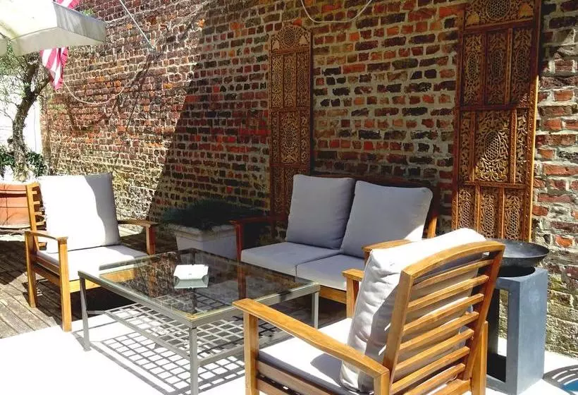 تختخواب و صبحانه Chambres Et Table D'hôtes La Belle Lensoise