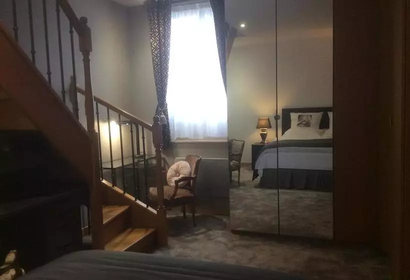تختخواب و صبحانه Chambres Et Table D'hôtes La Belle Lensoise