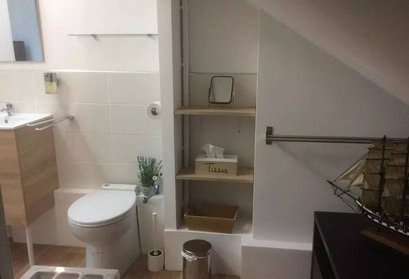 تختخواب و صبحانه Chambres Et Table D'hôtes La Belle Lensoise