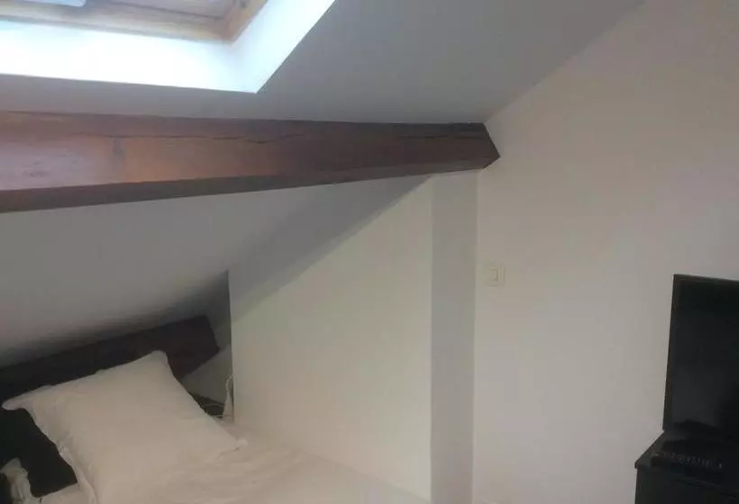 تختخواب و صبحانه Chambres Et Table D'hôtes La Belle Lensoise