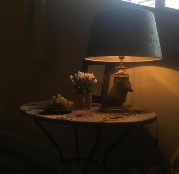 ベッドアンドブレックファースト La Maison Rousseau Chambre D Hôtes