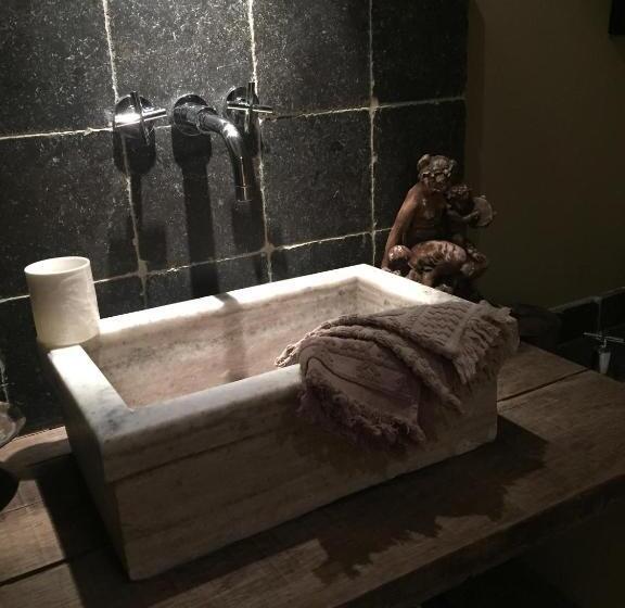 ベッドアンドブレックファースト La Maison Rousseau Chambre D Hôtes