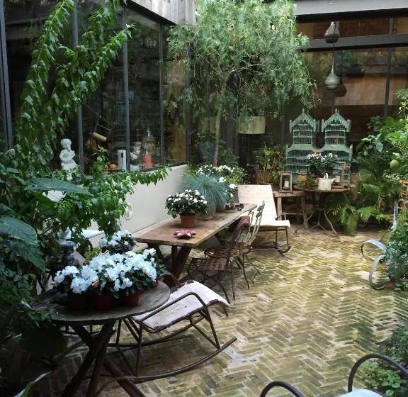 ベッドアンドブレックファースト La Maison Rousseau Chambre D Hôtes