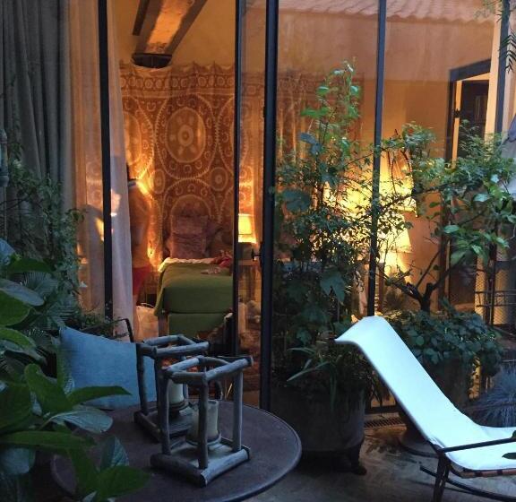 ベッドアンドブレックファースト La Maison Rousseau Chambre D Hôtes