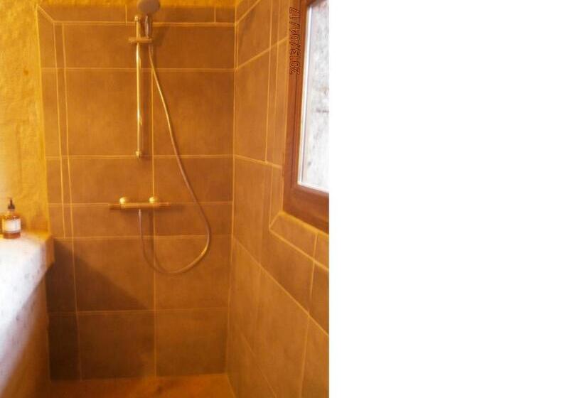 مبيت وإفطار La Tour Beauvoir