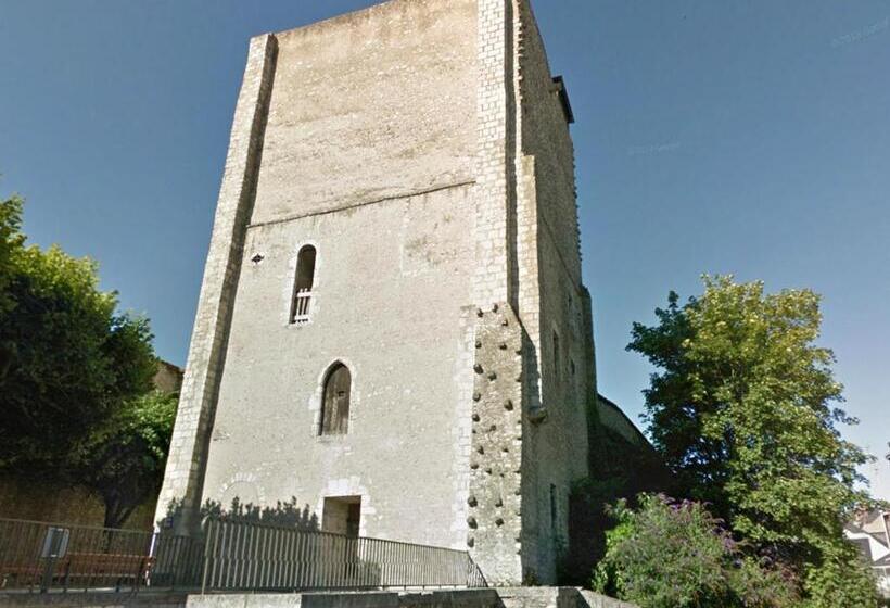 مبيت وإفطار La Tour Beauvoir