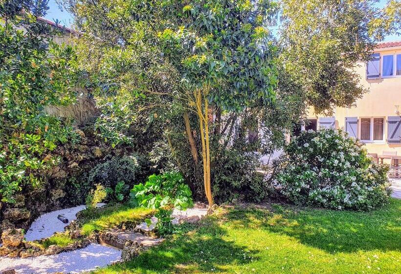 Bed and Breakfast La Villa Des Roses Gîte Chambres D Hôtes Piscine Chauffée