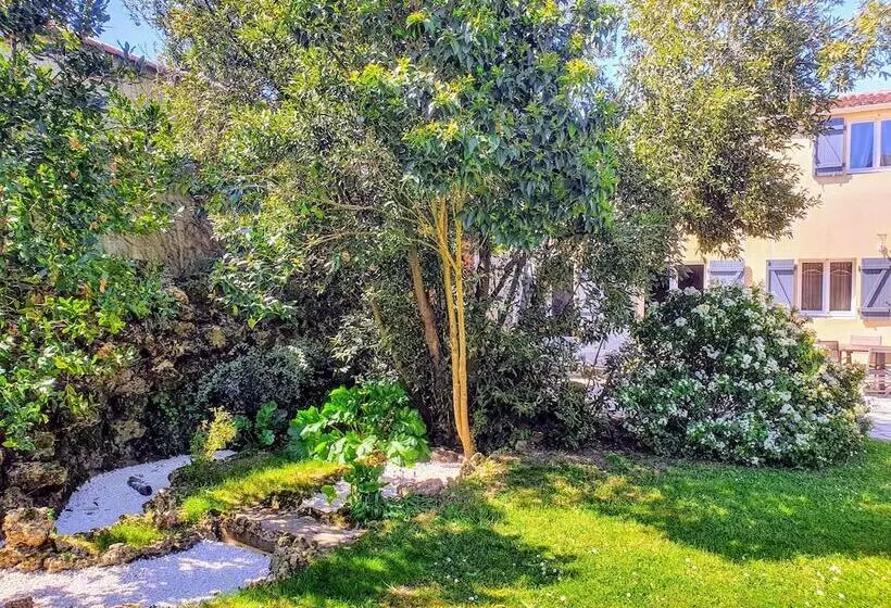 ベッドアンドブレックファースト La Villa Des Roses Gîte Chambres D Hôtes Piscine Chauffée