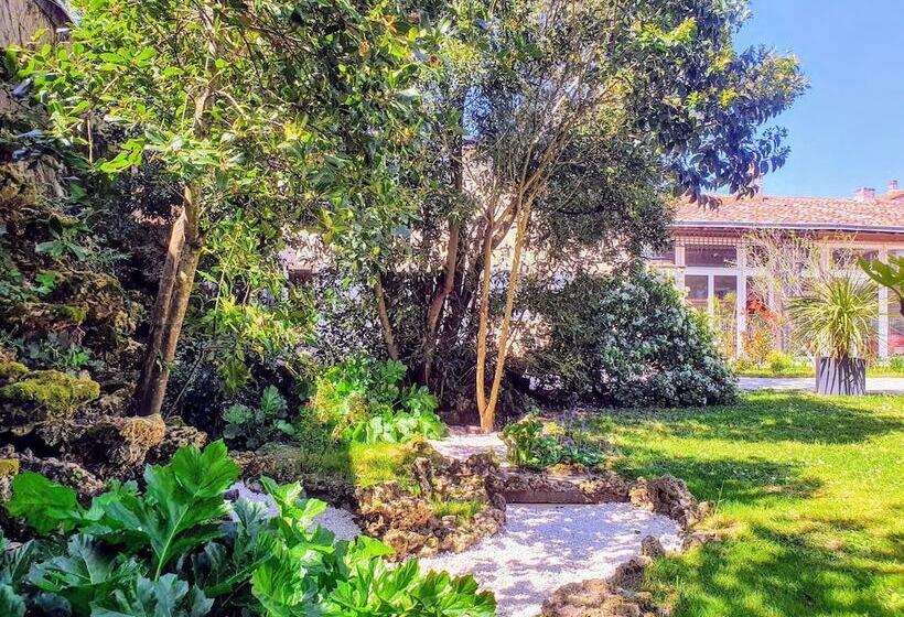 Bed and Breakfast La Villa Des Roses Gîte Chambres D Hôtes Piscine Chauffée